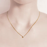 Collana essenziale in oro con Diamanti Puri e un brillante da 0,24 carati