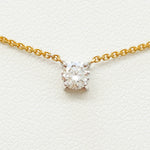 Collana essenziale in oro con Diamanti Puri e un brillante da 0,24 carati