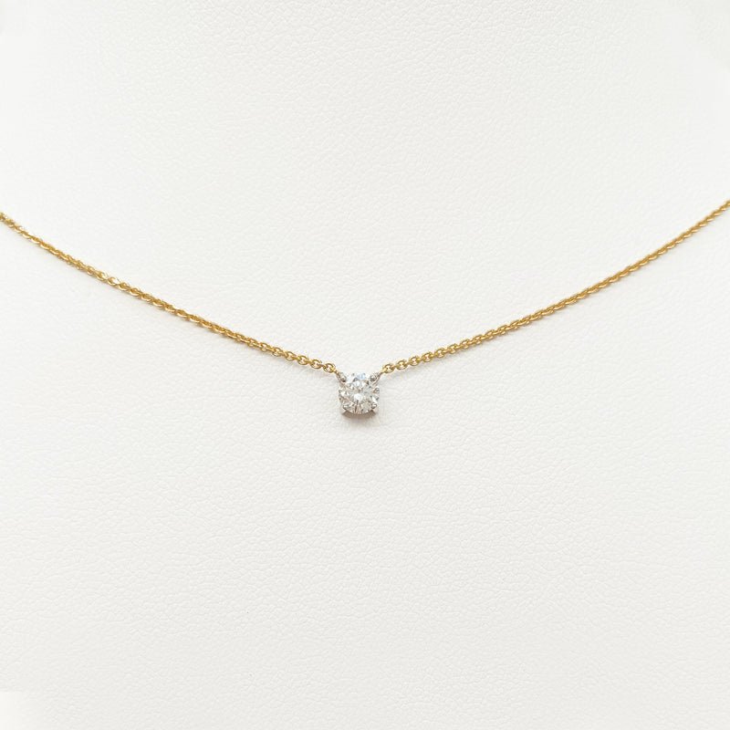 Collana essenziale in oro con Diamanti Puri e un brillante da 0,24 carati