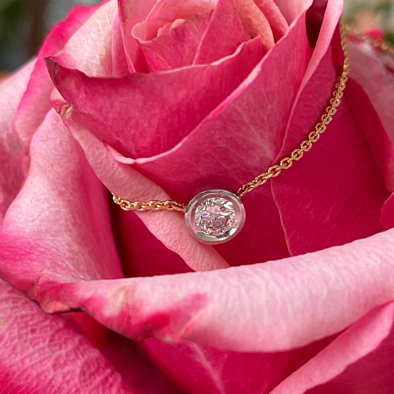 Collana essenziale in oro Pure Diamonds con un diamante da 0,32 carati (Castone)